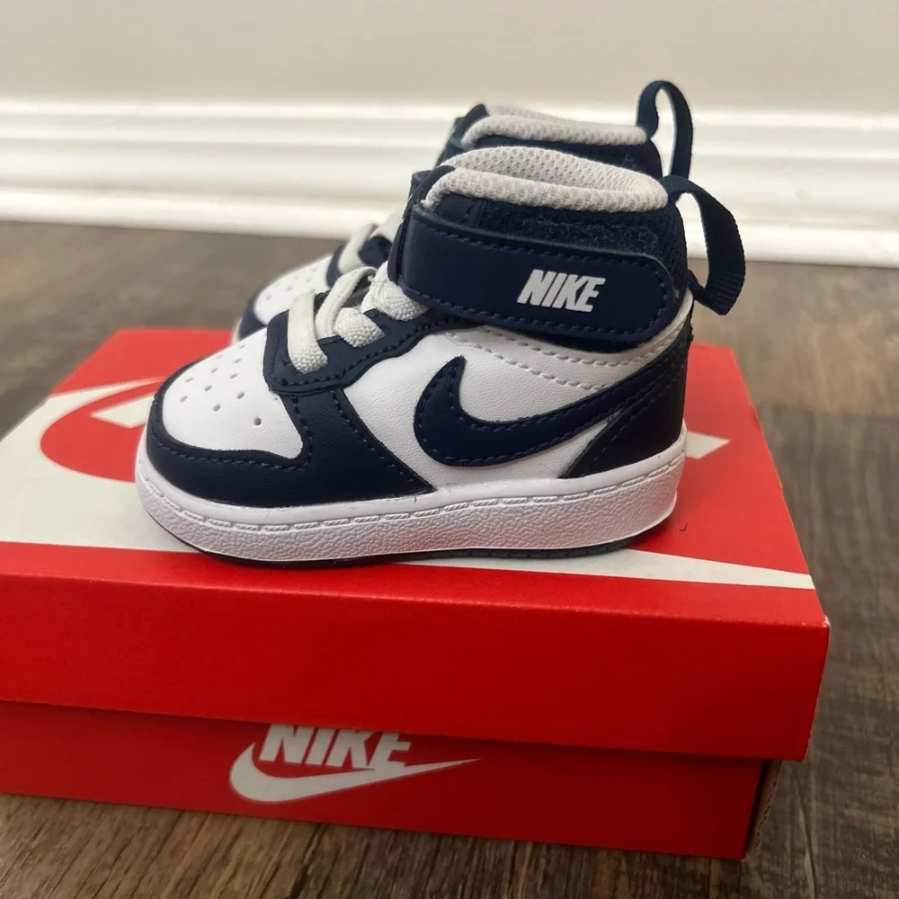 Nike Kids' Navy and White Sneakers - Picture 1 of 5